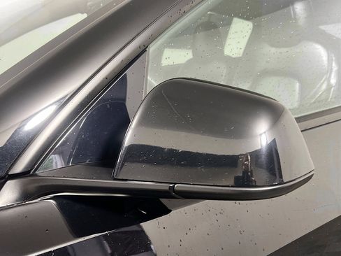 Used 2024 Tesla Model Y 2WD image 12