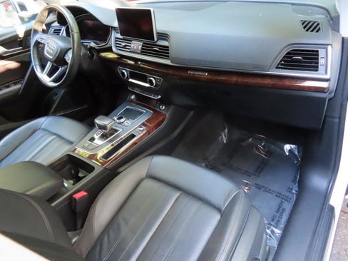 Used 2020 Audi Q5 2.0T Premium Plus w/ Premium Plus Package AWD/4WD image 19