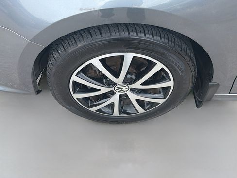 Used 2017 Volkswagen Jetta SE FWD image 35