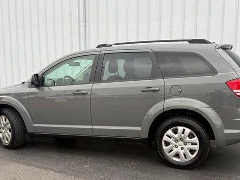 Used 2020 Dodge Journey SE image 2