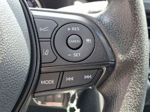 Used 2022 Toyota RAV4 LE AWD/4WD image 22