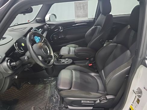 Used 2024 MINI Cooper SE image 12