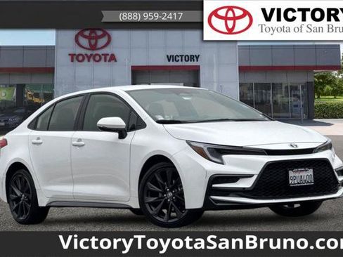 Certified 2025 Toyota Corolla SE FWD image 1
