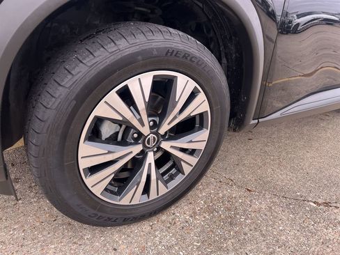 Used 2021 Nissan Rogue SV image 16