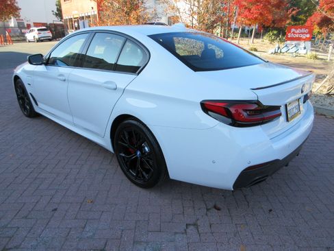 Used 2023 BMW 530e w/ M Sport Package image 82