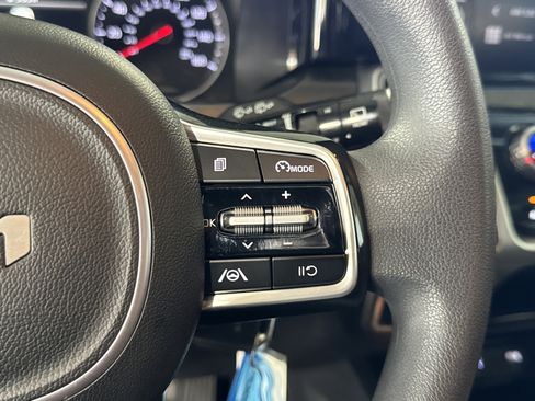 Used 2023 Kia Sorento LX image 22