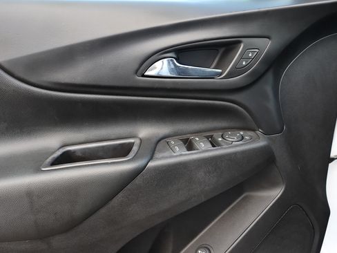 Used 2020 Chevrolet Equinox LT w/ Driver Convenience Package FWD image 24