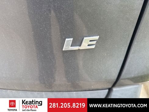 Used 2021 Toyota RAV4 LE image 10