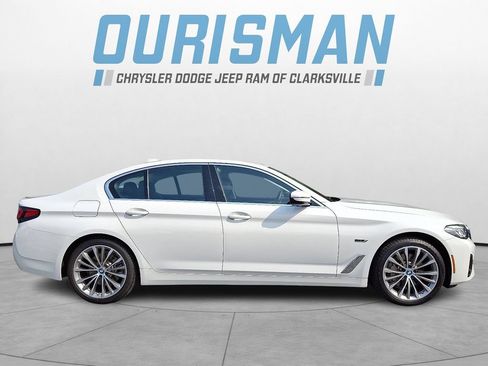 Used 2022 BMW 530e xDrive w/ Premium Package AWD/4WD image 7