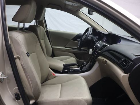 Used 2016 Honda Accord LX image 9