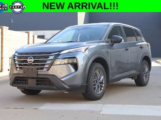 Used 2024 Nissan Rogue S FWD video 1