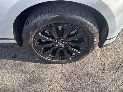 Used 2023 Land Rover Range Rover Velar R-Dynamic S image 34