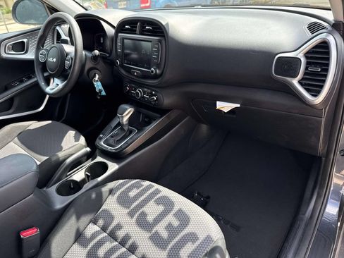 Used 2024 Kia Soul LX w/ Option Group 015 FWD image 12
