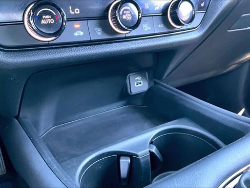 Used 2024 Honda HR-V Sport image 34