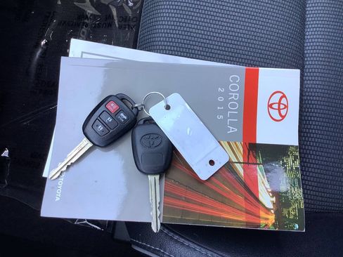 Used 2015 Toyota Corolla S FWD image 41