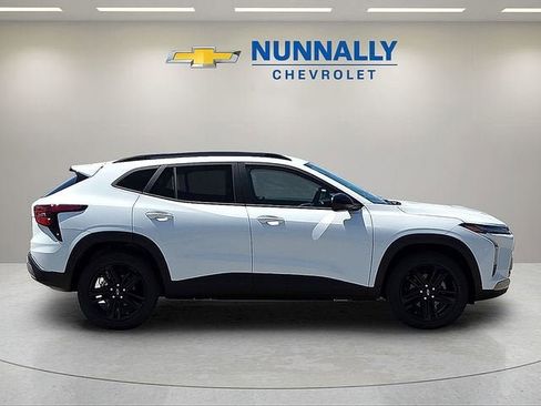 New 2026 Chevrolet Trax ACTIV w/ Sunroof Package FWD image 6