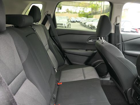 Used 2024 Nissan Rogue SV FWD image 23