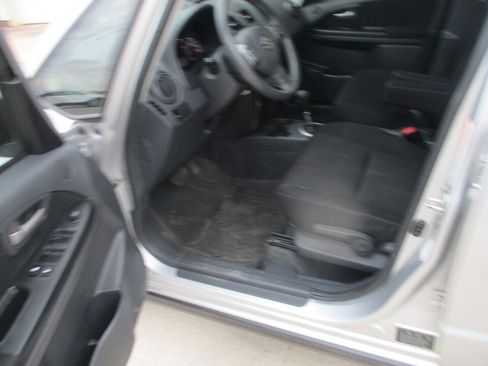Used 2011 Suzuki SX4 AWD Hatchback image 9