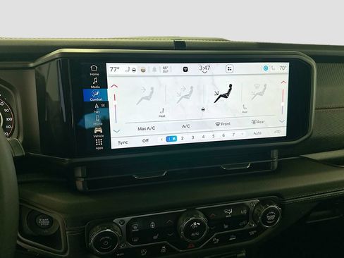 Used 2024 Jeep Wrangler Unlimited Rubicon w/ Technology Group AWD/4WD image 15