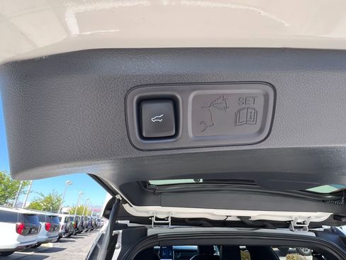 Used 2024 Ford Expedition Max Limited AWD/4WD image 25
