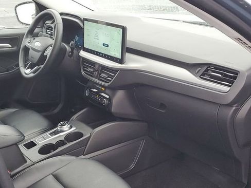 Used 2025 Ford Escape Platinum image 28