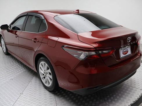 Used 2022 Toyota Camry LE image 11