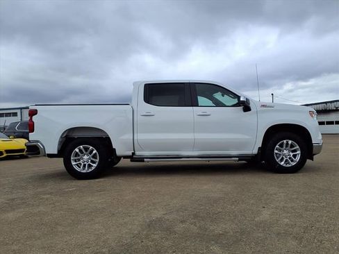 Used 2024 Chevrolet Silverado 1500 LT w/ Z71 Off-Road Package AWD/4WD image 4