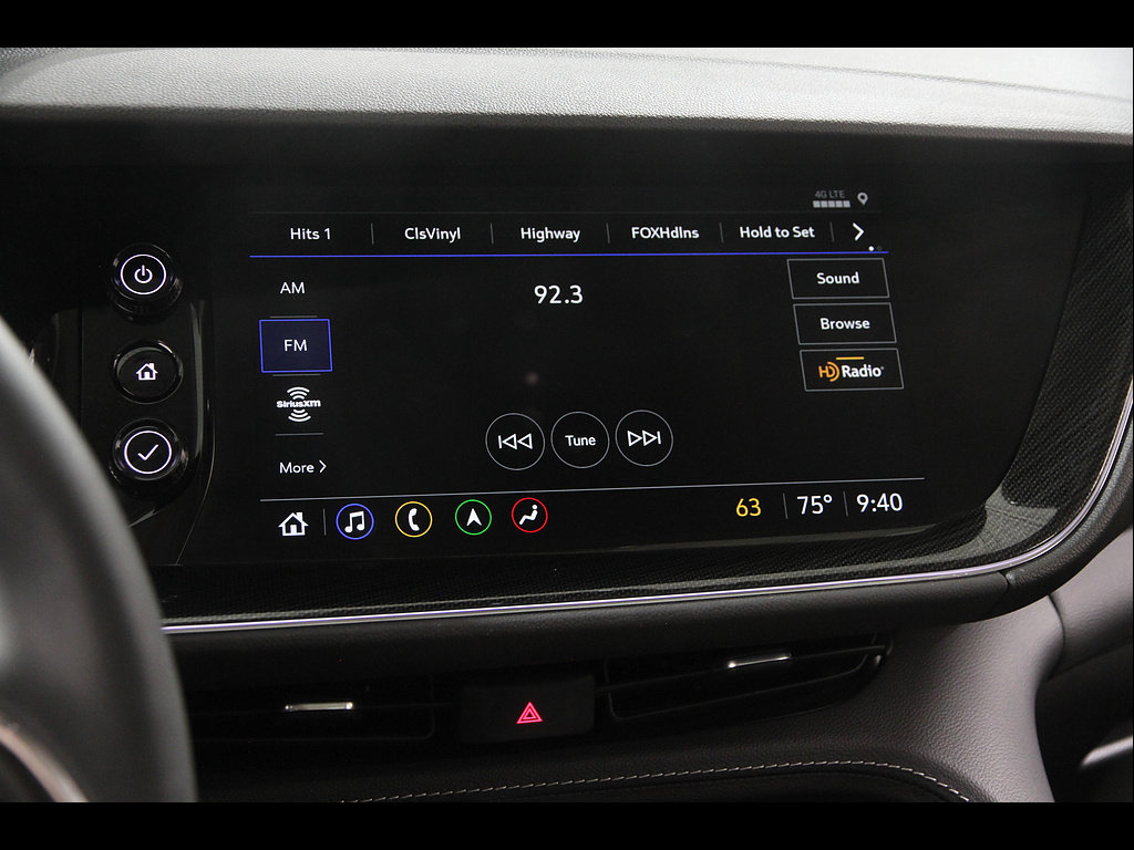 Used 2022 Buick Envision Essence w/ Technology Package I FWD image 11