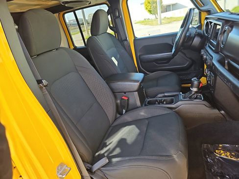 Used 2020 Jeep Wrangler Unlimited Willys image 10