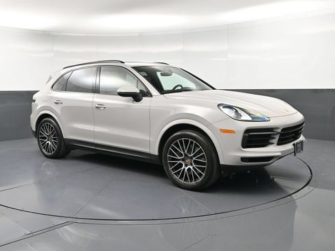 Certified 2023 Porsche Cayenne AWD/4WD image 10