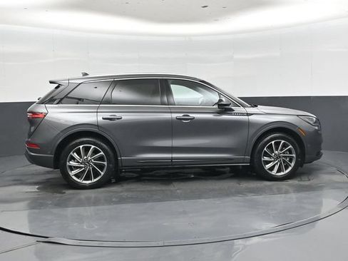 Used 2022 Lincoln Corsair Grand Touring AWD/4WD image 2