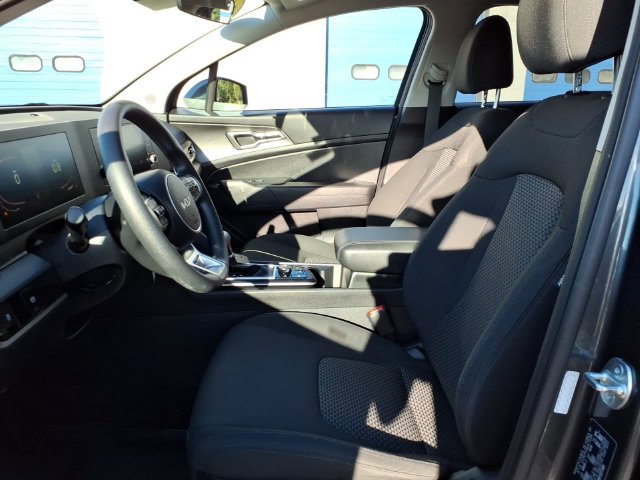 Used 2024 Kia Sportage LX AWD/4WD image 9