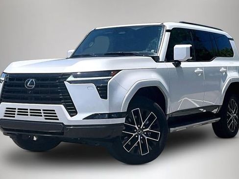Used 2025 Lexus GX 550 w/ Accessory Package (2T) AWD/4WD image 2