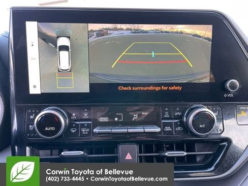 Used 2023 Toyota Highlander Limited image 19