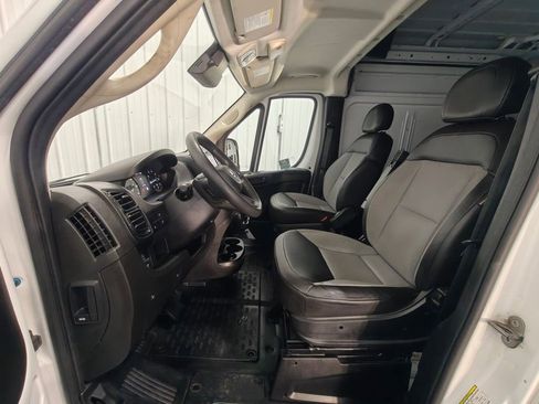Used 2024 RAM ProMaster 2500 w/ Convenience Group FWD image 22