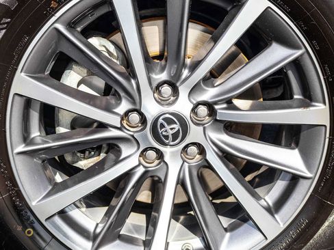 Certified 2019 Toyota Highlander XLE FWD image 7