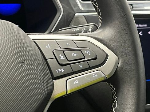 Used 2023 Volkswagen Tiguan SE w/ Panoramic Sunroof Package image 26