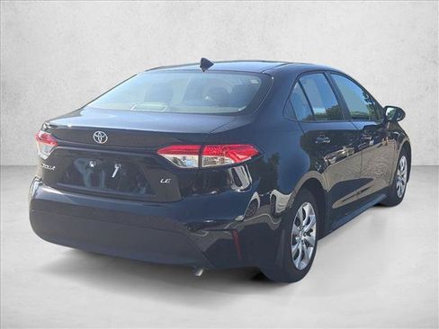 Used 2025 Toyota Corolla LE FWD image 5