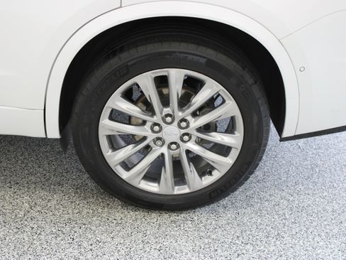 Used 2023 Cadillac XT6 Premium Luxury w/ Technology Package FWD image 10