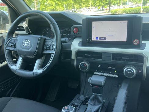 Used 2024 Toyota Tacoma TRD Off-Road image 3