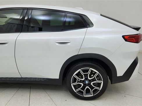 Used 2025 BMW X2 xDrive28i image 10