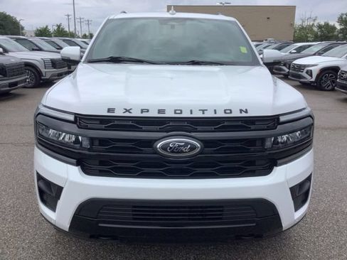 Used 2022 Ford Expedition Limited AWD/4WD image 2