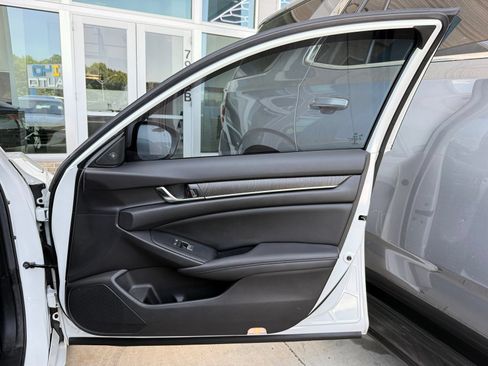 Used 2021 Honda Accord Touring image 22
