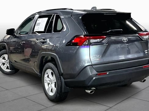Used 2020 Toyota RAV4 XLE image 12