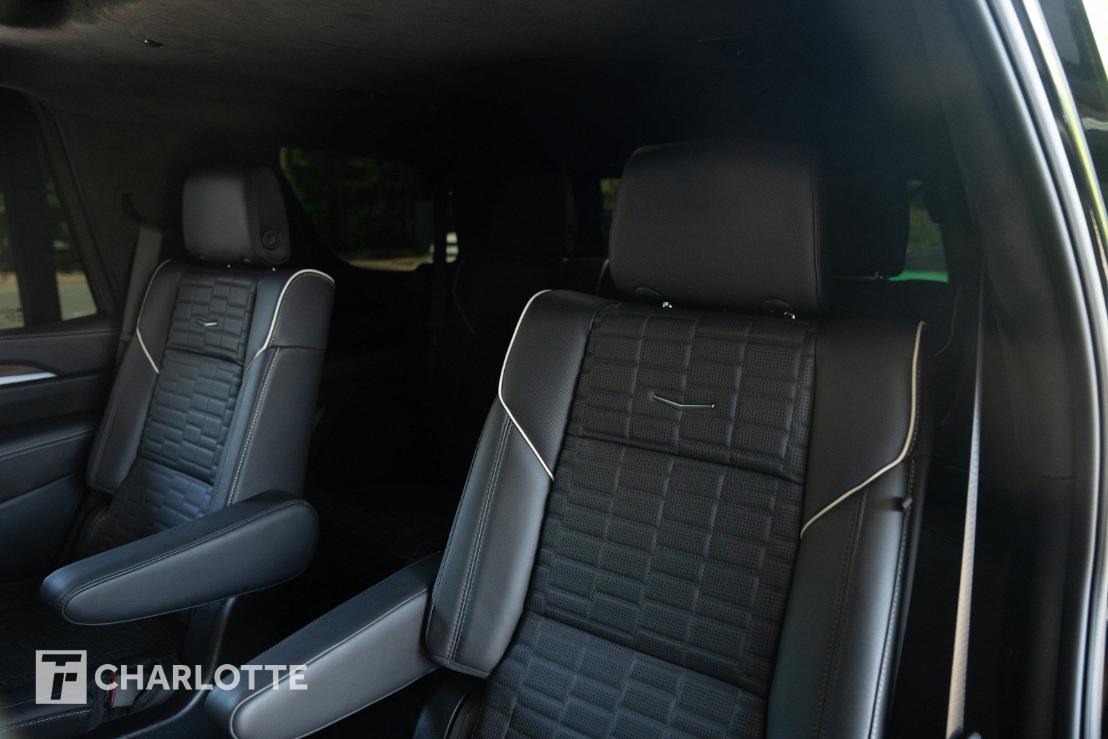 Used 2025 Cadillac Escalade Sport Platinum w/ LPO, Floor Liner Package AWD/4WD image 34