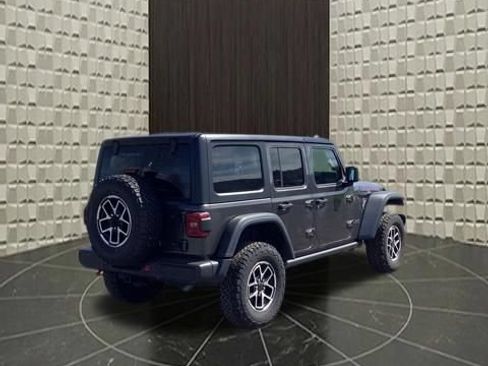 Certified 2025 Jeep Wrangler Unlimited Rubicon AWD/4WD image 4