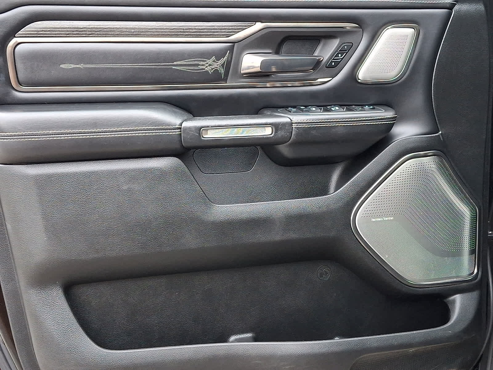 Used 2019 RAM 1500 Limited AWD/4WD image 14