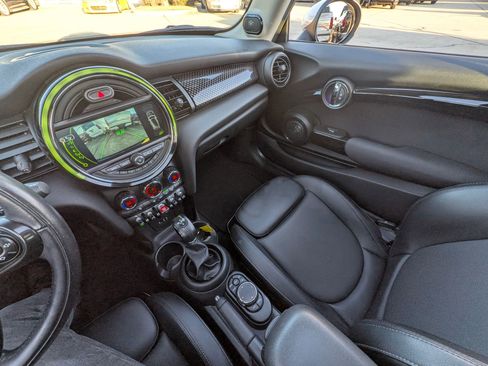 Used 2018 MINI Cooper S image 16