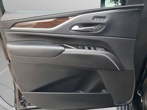 Certified 2022 Cadillac Escalade ESV Sport Platinum w/ LPO, ONYX Package image 27