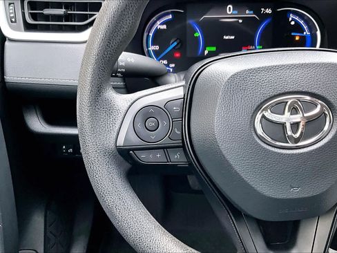 Used 2025 Toyota RAV4 XLE AWD/4WD image 24